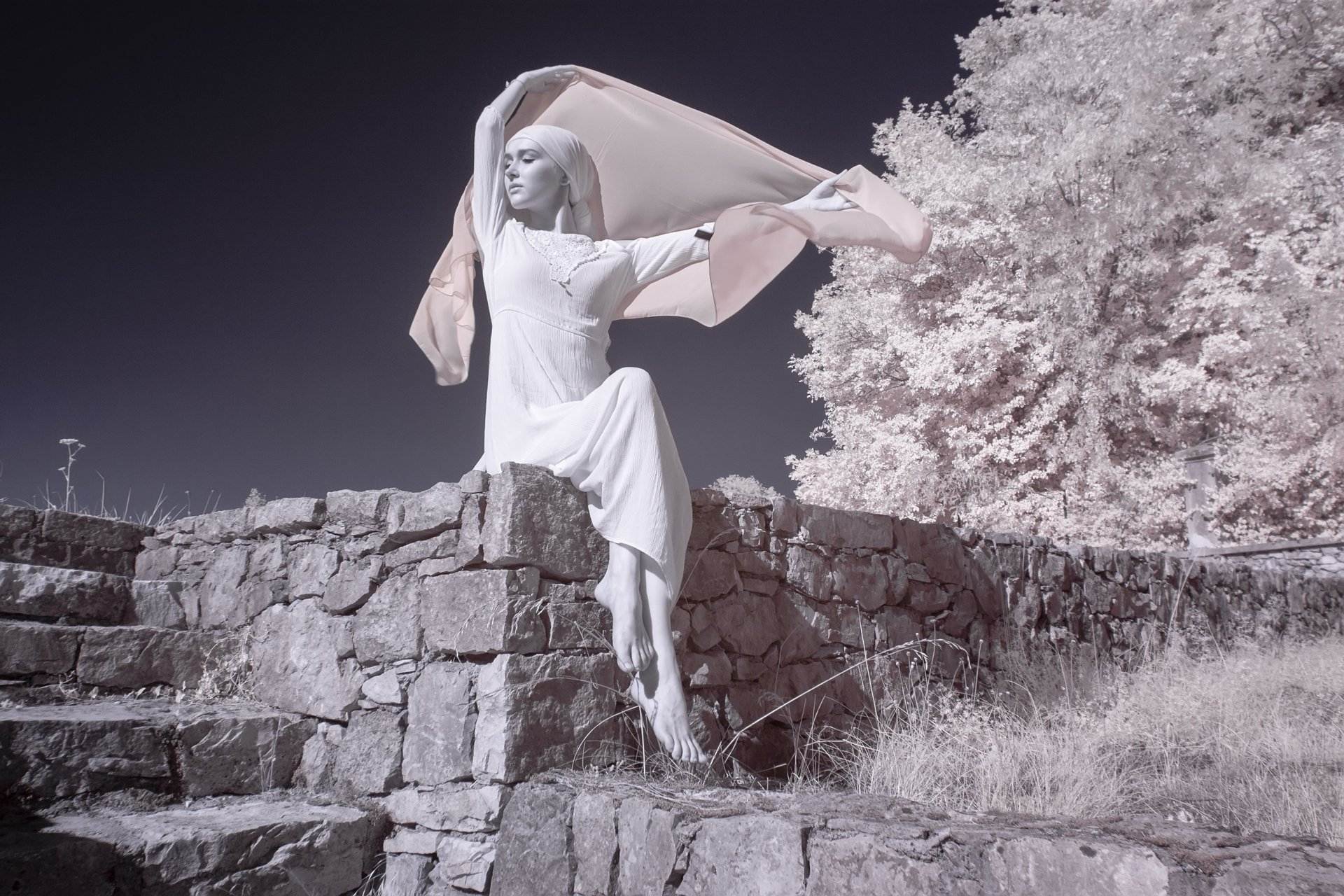 Tomicich Andrea_004_Eternity - Journey to a New Life, 2022, fotografia a infrarossi, cm 26x40